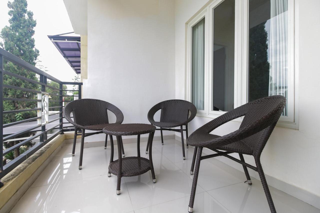 Reddoorz Plus At Panorama Villas Batu Batu  Exteriör bild